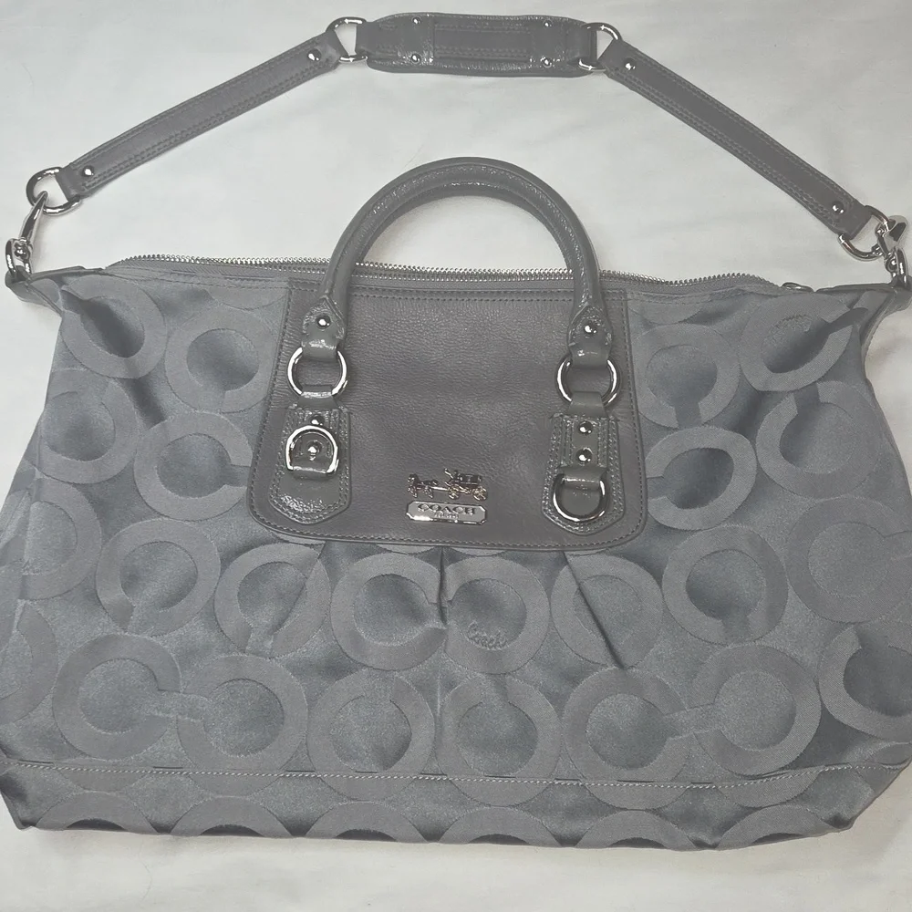 COACH SABRINA MADISON Charcoal Gray Lavender Lilac Satchel Purse Op-Art Fabric